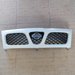 REJILLA CALANDRA NISSAN...