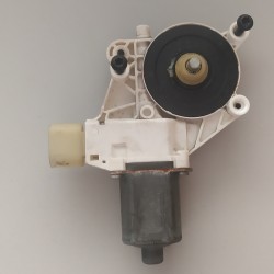 MOTOR ELEVALUNAS DELANTERO...