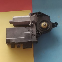 MOTOR ELEVALUNAS DELANTERO...